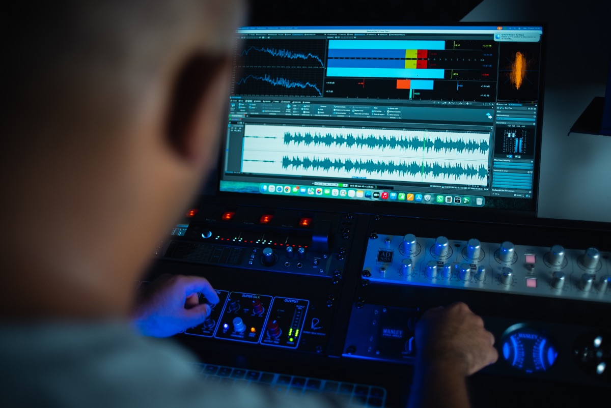 Nicolas MARTIN au poste de mastering NMAudio